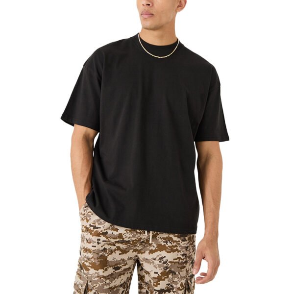 Plain black oversized crewneck t-shirt