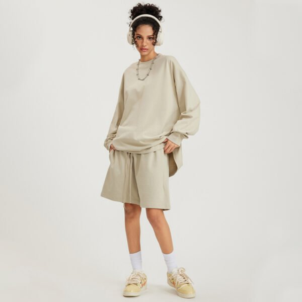 Custom Oversized Heavyweight Crewneck Sweatshirt | VW-20F9 - Style 20F9BB - product detail view 8 Custom Oversized Heavyweight Crewneck Sweatshirt | VW-20F9 - Style 20F9BB - product detail view 8