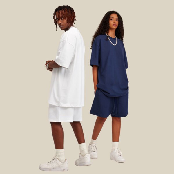 Custom Solid-Color Oversized Streetwear T-Shirt 8044403 - Style 96C371 - product detail view 4 Custom Solid-Color Oversized Streetwear T-Shirt 8044403 - Style 96C371 - product detail view 4