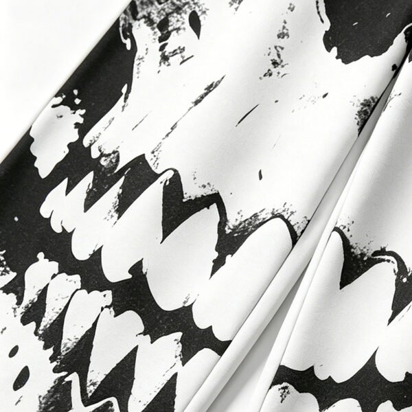 Custom Skull Graphic Cropped Sweatpants - Style E742CE - product detail view 3